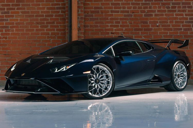 2023 Lamborghini Huracan STO